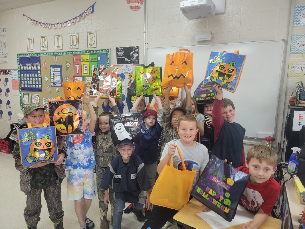 Mrs. Holesapple's 3rd grade class would like to give a big thanks to Becky and Jerry Granger for the Halloween goodie bags! 